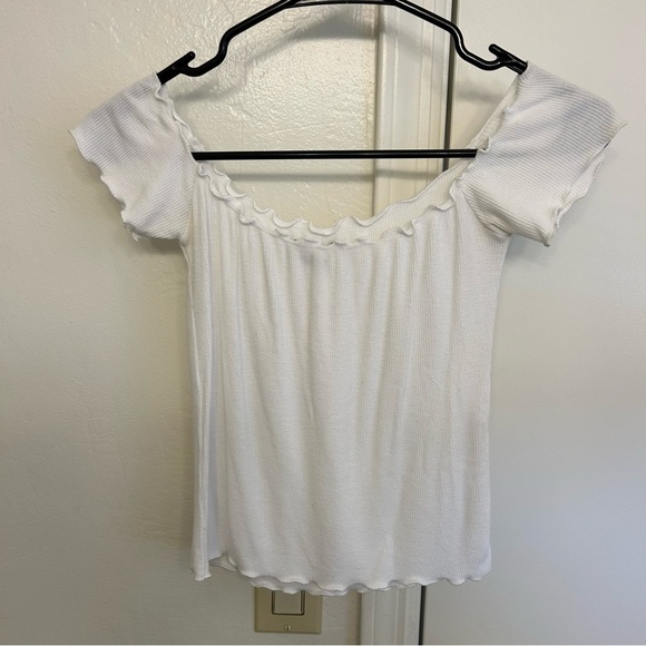 Brandy Melville White Ribbed Ruffled Sleeve Top One Size Fits All Casual Stretch - Picture 1 of 4